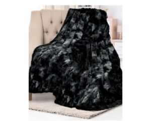 Is Everlasting Comfort Faux Fur Throw Blanket - Soft, Fluffy, Fuzzy, Plush, Thick, Minky Throws Worth It? Full Review